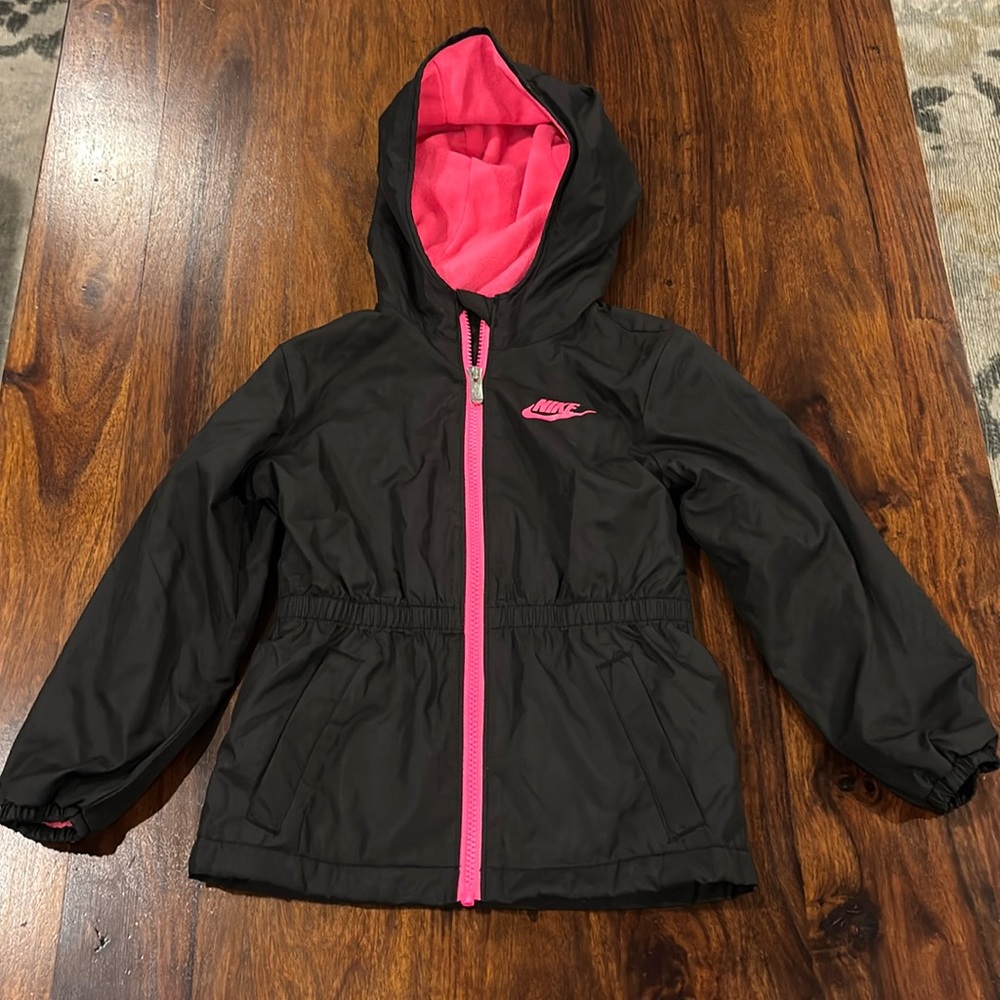 Nike Girls Size 5 Black and Pink Fleece Jacket